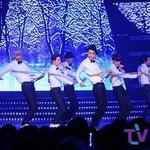 엑소 멜빵춤 <b>딩</b>초<b>때</b> 섹시하다 울부짖었는데