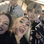 아이돌 신격화 하는이유