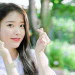 아이유랑 아이린이 왜 참<b>이슬</b> 모델인 줄 알겠는 사진