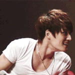 뉴땡<b>재중</b> 웃는 거 보고가