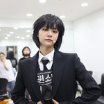 얘 <b>모야</b>...? 여돌남돌 중에서 젤 잘생김,,,