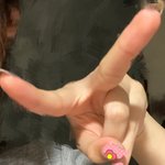 요즘 애들 사진 찍을때 꼭 <b>필수</b>