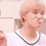 [NCT] 김정우 <b>일</b>코 사진 뿌려줄 즈니..??