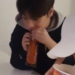 나도 내 본진 글 올리고 댓쓰는거 나뿐임