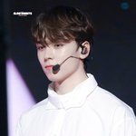 쳐다보자마자! 엄청 잘생겼네!