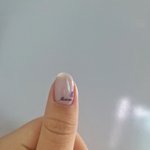 나만 <b>손톱</b> 이렇게 기울었냐