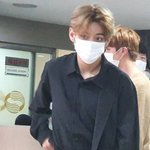 방금전 뷔 <b>kbs</b>도착한거 ㅁㅊ 와;;;;;