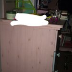 일어나면 <b>책상</b>부터 치운다 . .