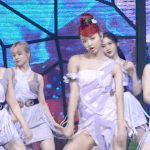 오마이걸 유아 무대.<b>gif</b>