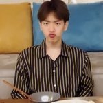 [EXO] 얘들아 나 방금 <b>팩</b><b>폭</b> 당했다.....