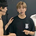[골든차일드] 왜 항상 같은 티만 입어요?