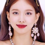 <b>나연</b> 이 메이크업 너무 이쁘게 됨
