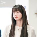 [댓글부탁해] 외모에비해서 덜 <b>유명</b>한 아이돌 누구라 생각함?