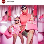 [댓글부탁해] 와 카디비 딸이랑 찍은 사진 스웩 개오진다