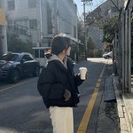나 친구들한테 깜짝 선물할<b>고임</b>