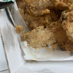 치킨이 덜 익은거 같은데 제 눈에만 그런가요?