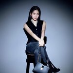 [이것좀봐줘] 오늘 <b>예리</b> 화보 떴는데 미모 미쳤다..이게 무슨일이야...