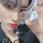 얘 사진에 <b>필터</b> 쓰는거 맞지?