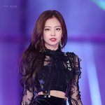 제니 <b>샤넬</b> &amp; 베르사체