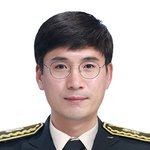 <b>휴일</b> 소방관 강에 빠진 10대 학생 구조