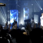 송민호 겁 무대영상 보는데