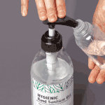 차안에 손 <b>소독</b>제 두면...