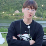 [드루와] 최근 백현 <b>투명</b>안경 쓴 얼굴
