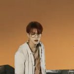 [NCT] 그 <b>와중</b>에 제노 호버보드