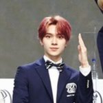 [NCT] 뭔가 고장난 <b>깡통</b>로봇같네