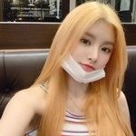 데뷔 후 첫 금발 공개한 아이돌