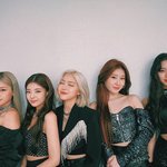 무대하다 얼떨결에 자신을 마주한 예지ㅋㅋㅋ