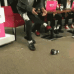 <b>뷔</b>는 오디오는 조용한데 비디오는 바빠 ㅋㅋㅋ