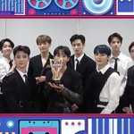 [<b>더</b>보이즈] <b>쇼</b>챔 상받았다