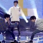 [펜타곤] 여기 원래 머리 흔드는거 진호야?