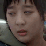 강동원 우산 아래 있던 뽀둥이 언니