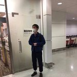 진짜 작고 <b>순박</b>한 돌같다