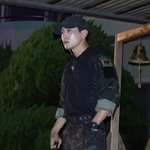 이번 <b>검정</b>색 군복 에이치님 너무 잘 어울령..