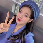 지금 장원영이랑 데뷔초 <b>아린</b>이랑 동갑임