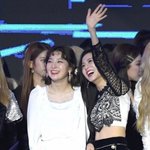 블링크는 원스 <b>레베</b>럽중에 ㄴㄱ 더 좋음?