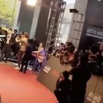 저 차 <b>문이</b> 열리는 순간