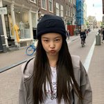 제니 인스타 보면 이 <b>표정</b> 사진 많은 것 같아
