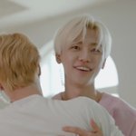 [NCT] 쟈니가 <b>재민</b>이 안아서 자리에 앉히는거