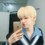 아이돌이 알려주는 거울 셀카 찍는 법