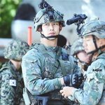[ㅈㄱㄴ] 오늘 군복입고가는 군인분들봤는뒹