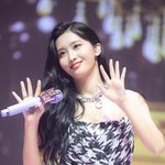 이야기 <b>속</b> 캐릭터 같은 <b>여</b><b>돌</b>