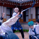 <b>FNC</b> 신인 한복퍼포