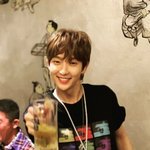 연예인들 얼굴 작아서 마스크 남는 거 <b>개신</b>기해