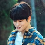 [NCT즌] 정재현이 <b>우주</b>폰 쓰는거 왤케 어색하냐