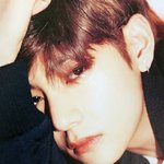이짤 뷔 <b>찬열</b> 닮지 않악냐?