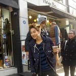 록함 걔는 슈밍이 사준 <b>모자</b>를 대체 왜 아직까지